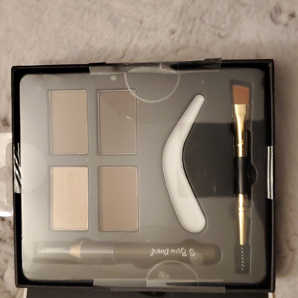 NWOT Wow Brow - Picture 4 of 4